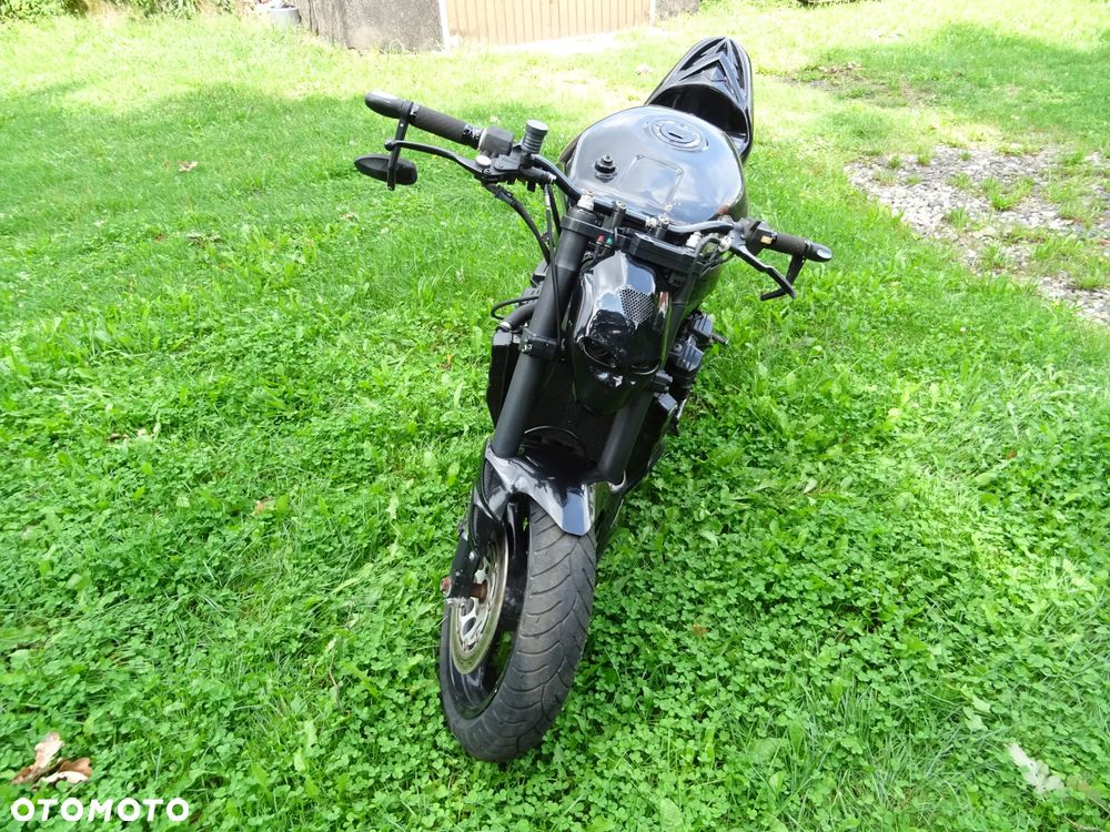 Suzuki GSX-R - 24