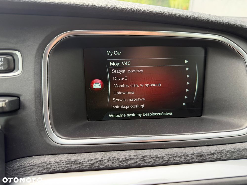 Volvo V40 Cross Country D2 Momentum - 20