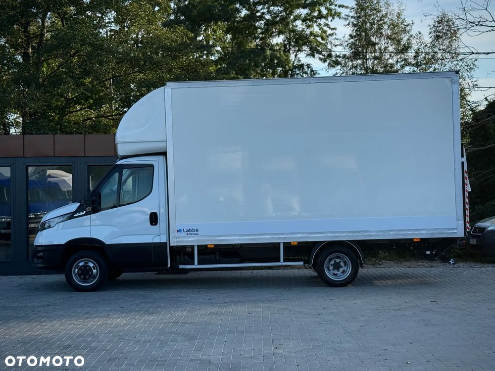 Iveco Daily 35C18 3.0 HPI 180KM / 2023 Rok Produkcji / Kontener 4,7m + Winda 750KG / 93.090KM PRZEBIEG / Automat Hi-Matic / ZAREJESTROWANY W PL - 15