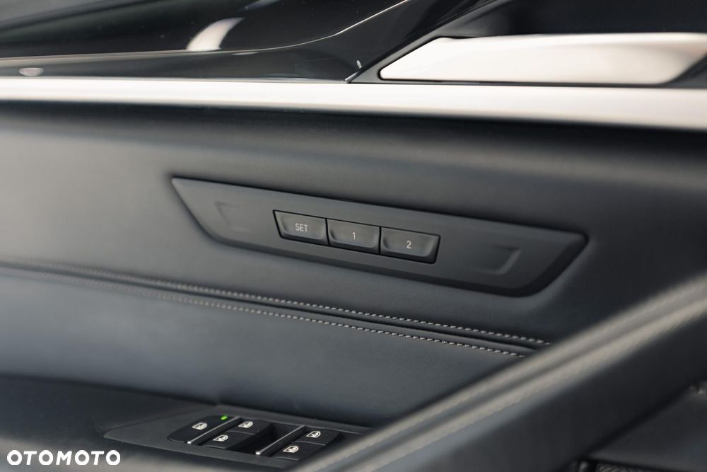 BMW Seria 5 520d xDrive Luxury Line - 29