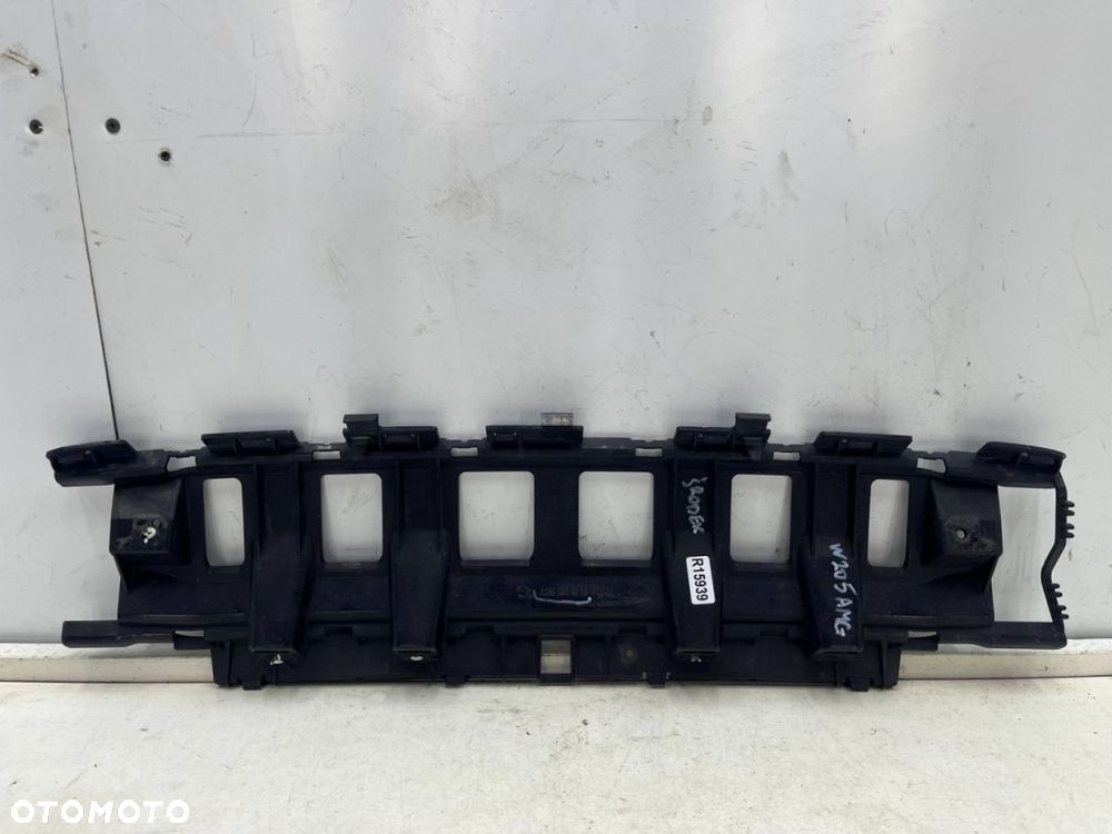 Ślizg Mercedes w205 AMG 14-21r. środkowe tylne mocowanie wspornik zderzaka środek tył a2058858200 - 5