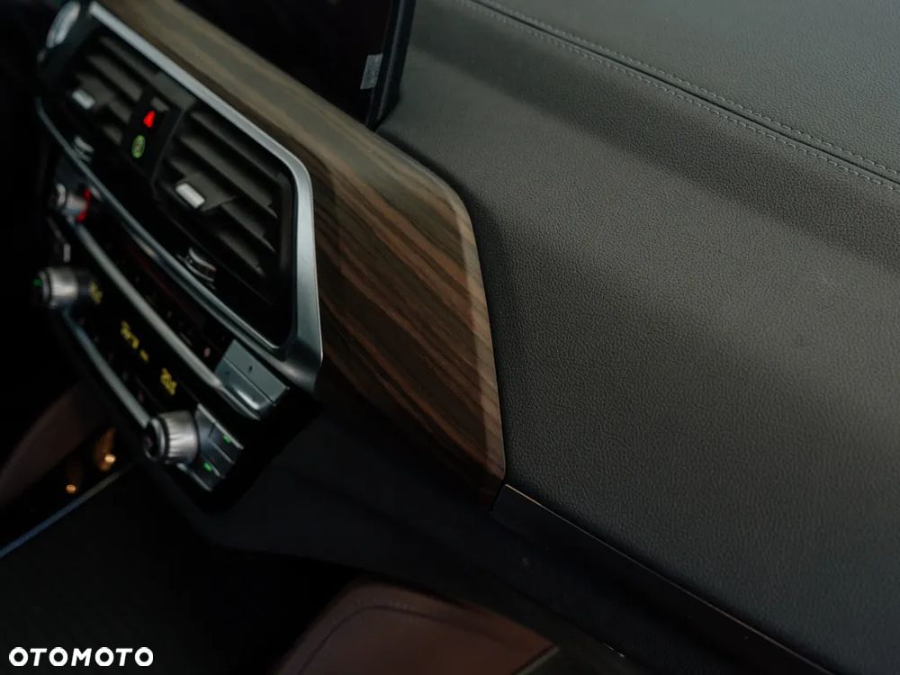 BMW X4 xDrive20d - 12