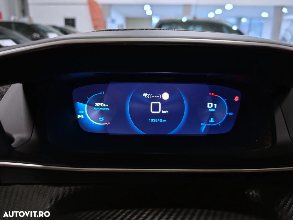 Peugeot 2008 PureTech 130 EAT8 GT - 23