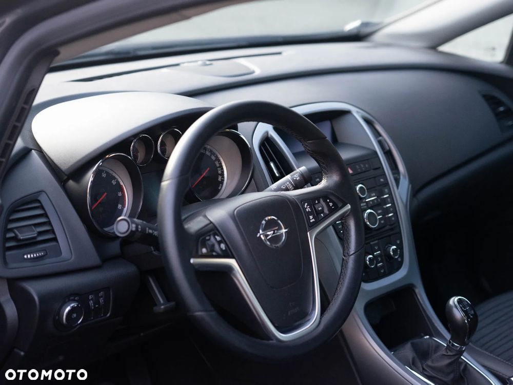 Opel Astra 1.4 T Business EU6 - 11