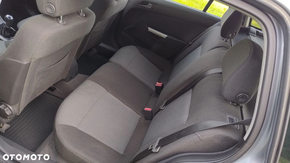 Opel Astra 1.6 Caravan Enjoy - 19