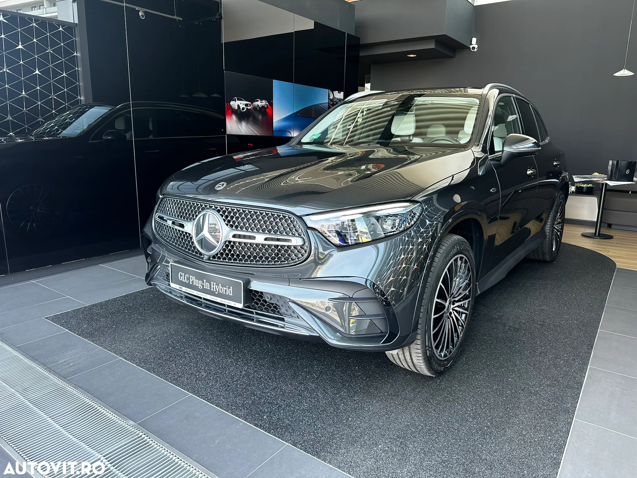 Mercedes-Benz GLC 300 e 4MATIC - 3
