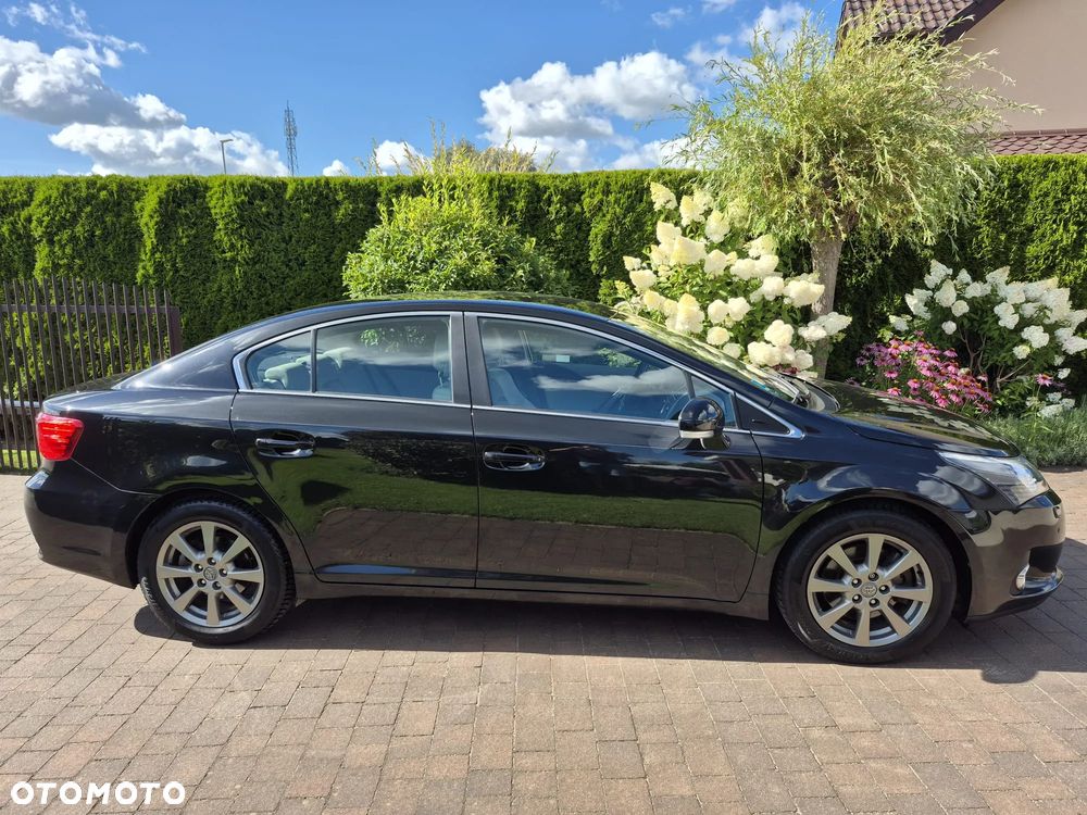 Toyota Avensis 2.2 D-4D Prestige - 12