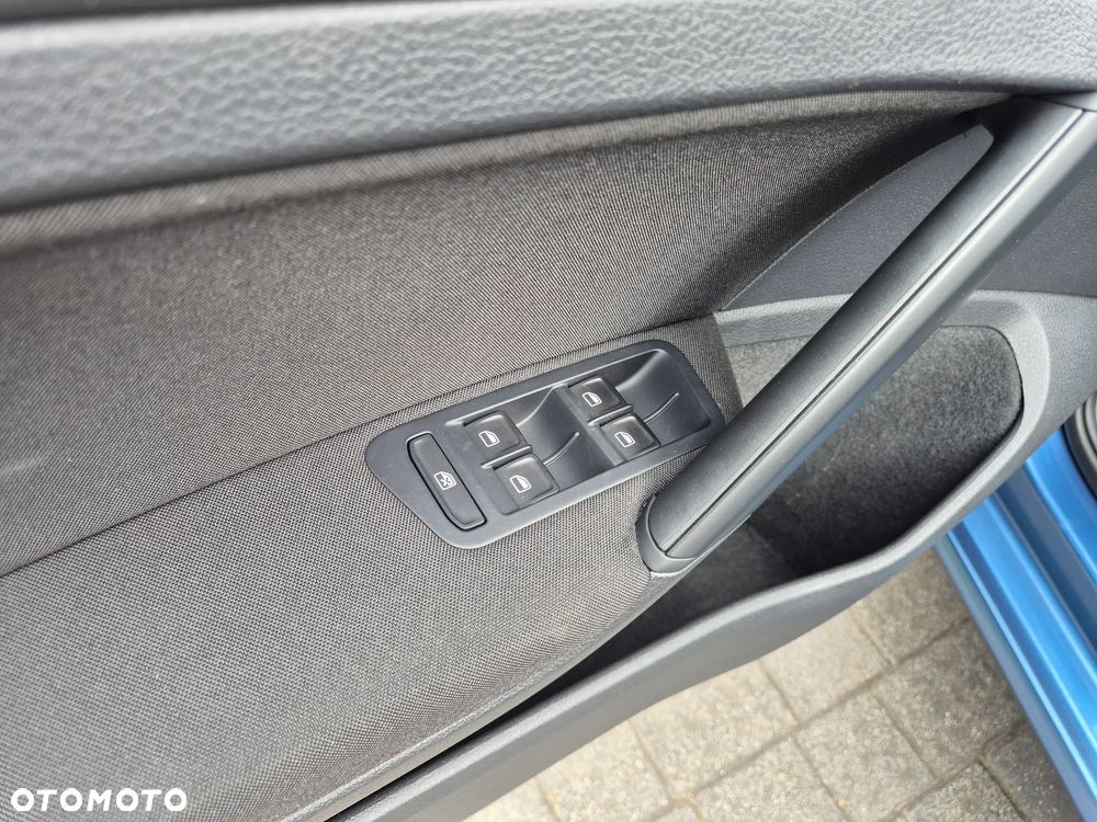 Volkswagen Golf 1.2 TSI BlueMotion Technology Comfortline - 21