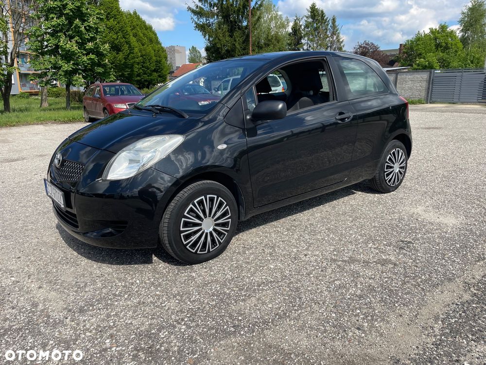 Toyota Yaris - 1