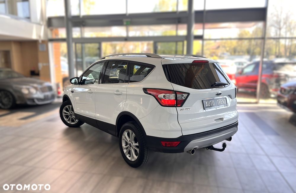 Ford Kuga 2.0 TDCi 4x2 Titanium - 4