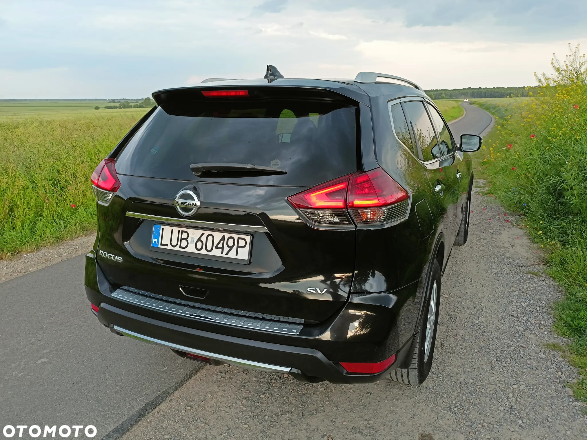 Nissan Rogue - 2