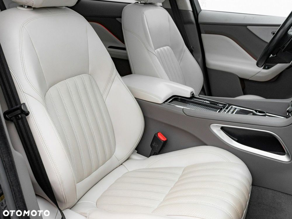 Jaguar F-Pace 2.0 i4P AWD Portfolio - 35
