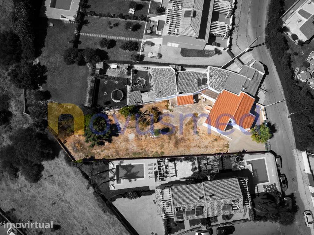 Moradia térrea geminada com 2 quartos, com terreno, em Albufeira - Grande imagem: 2/31