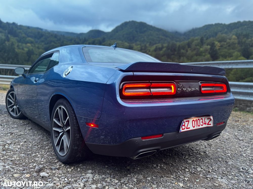 Dodge Challenger - 15