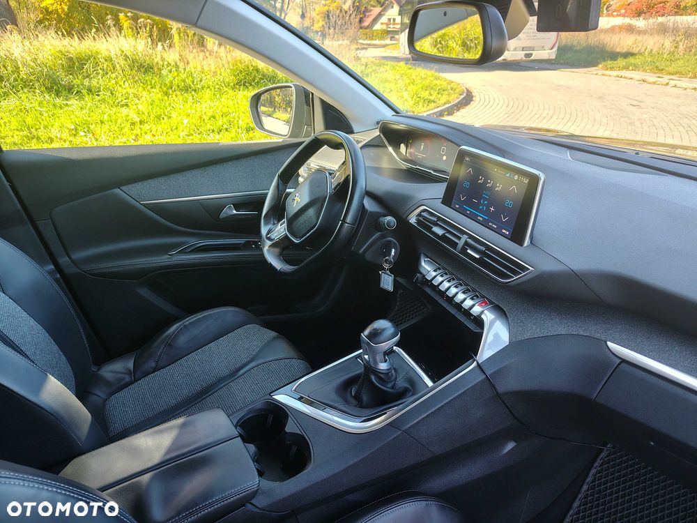 Peugeot 5008 - 10