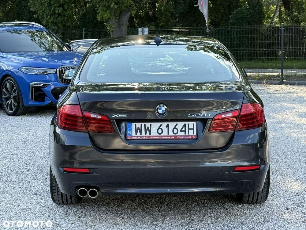 BMW Seria 5 528i Sport-Aut - 4