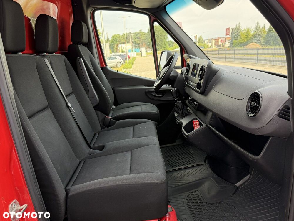 Mercedes-Benz Sprinter - 20