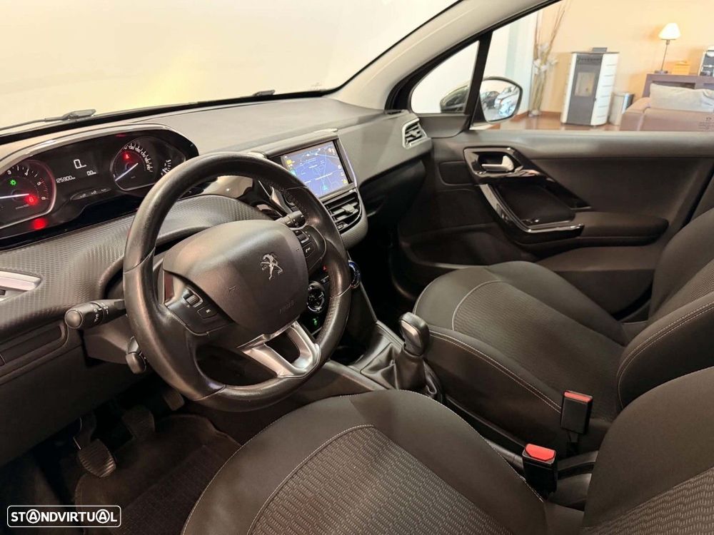 Peugeot 208 1.6 BlueHDi Style - 10