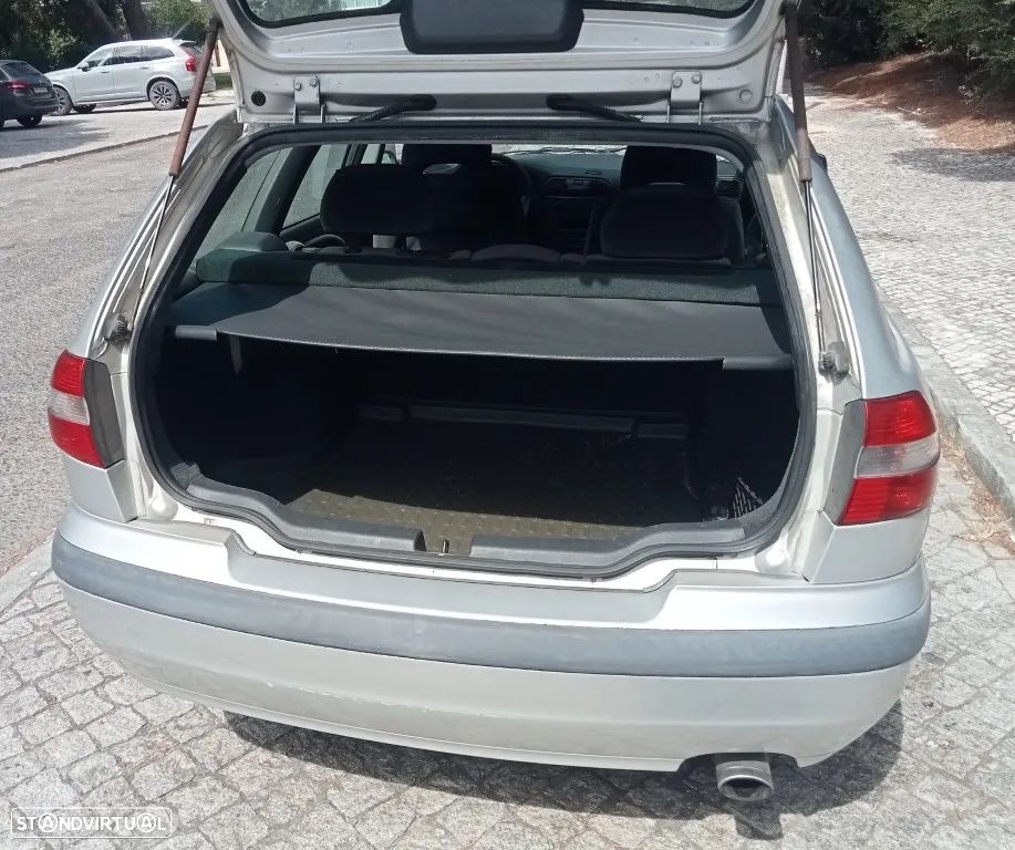 Volvo V40 1.6 - 13