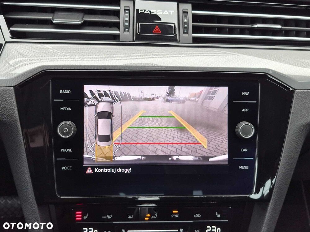 Volkswagen Passat - 10