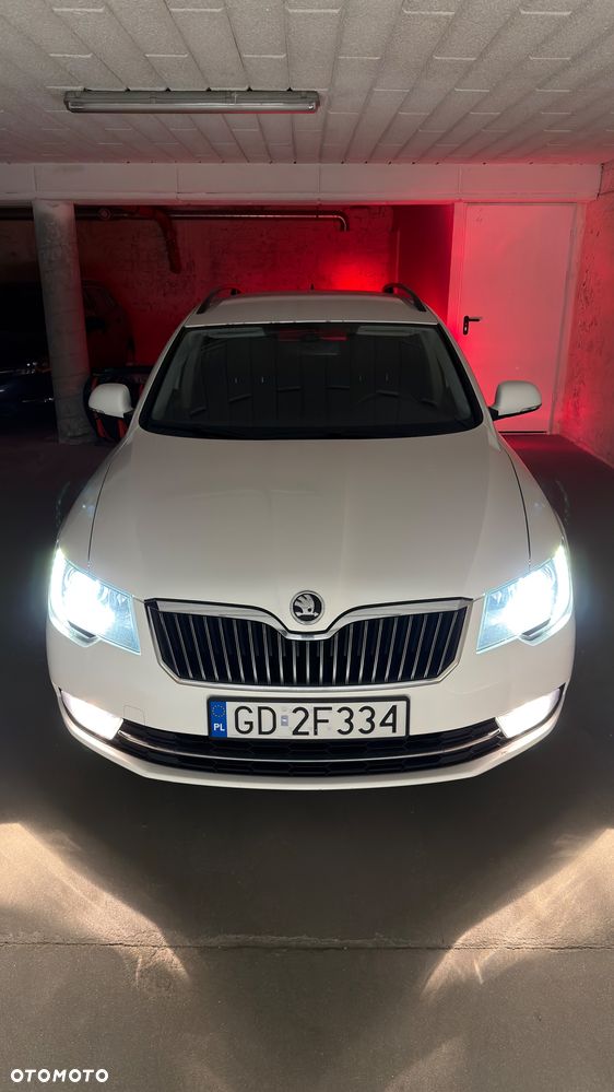 Skoda Superb 2.0 TDI Green tec Ambition - 11
