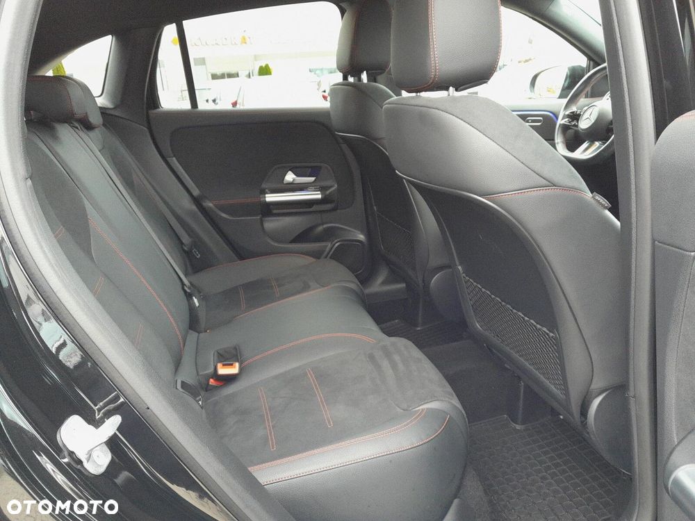 Mercedes-Benz GLA 200 4-Matic AMG Line - 19