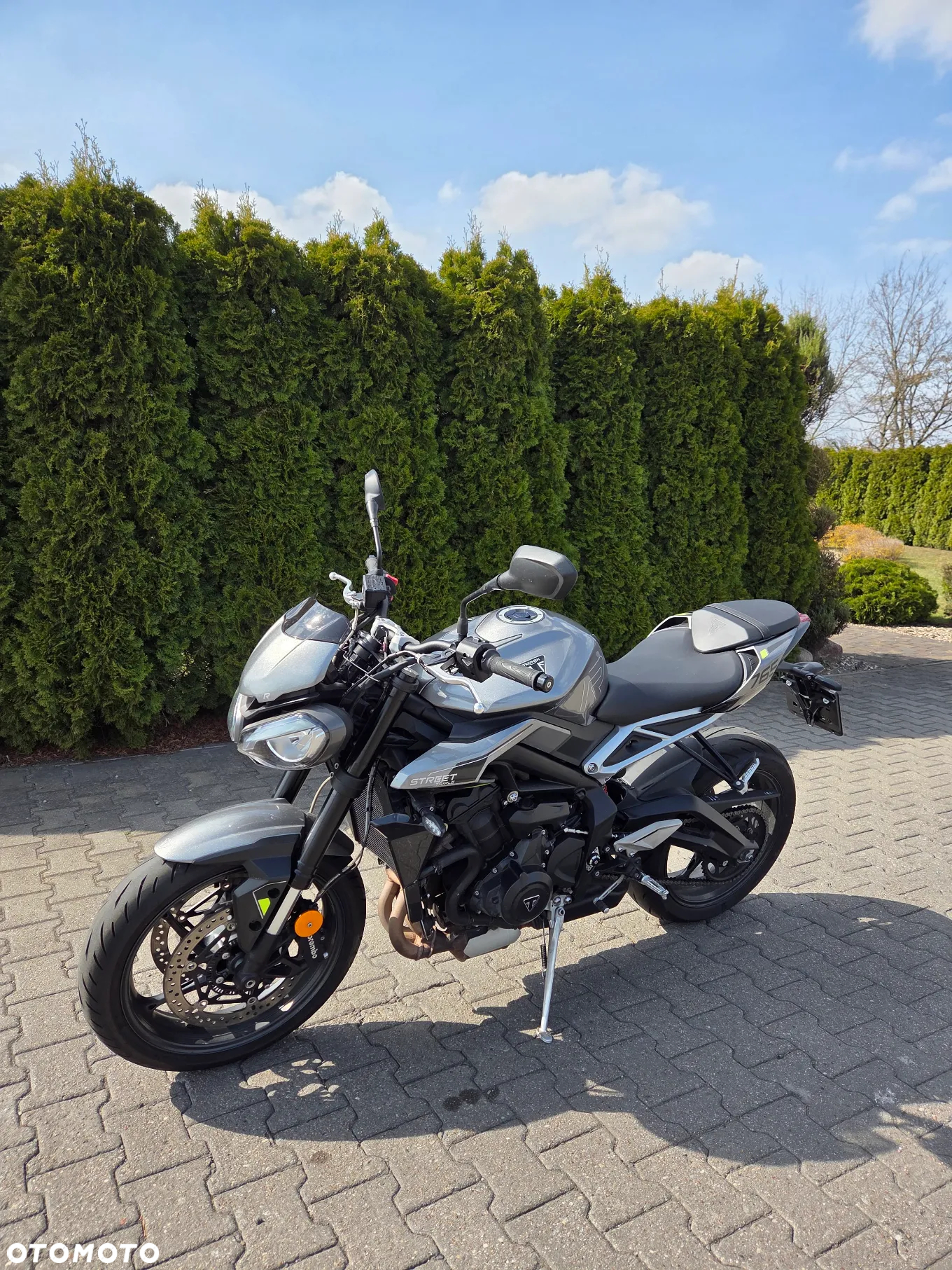 Triumph Street Triple - 8