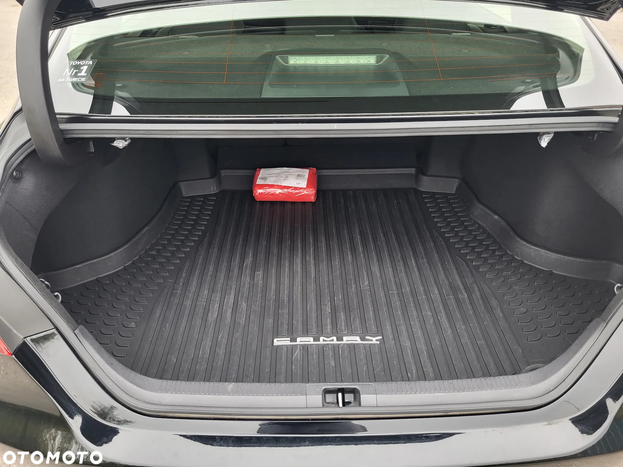 Toyota Camry 2.5 Hybrid Comfort CVT - 25