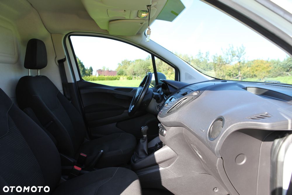 Ford Transit Courier - 7