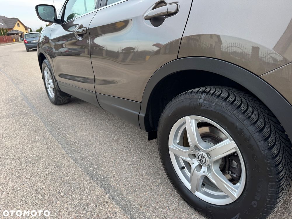 Nissan Qashqai 1.2 DIG-T N-Vision - 17