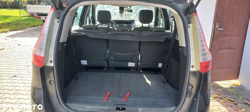 Renault Grand Scenic - 8