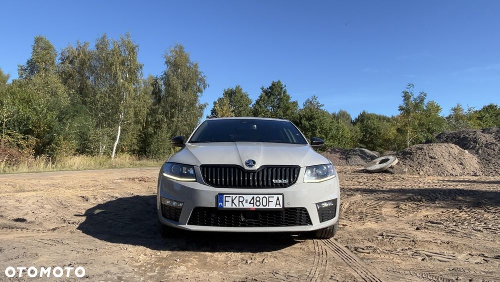 Skoda Octavia 2.0 TDI RS DSG - 2