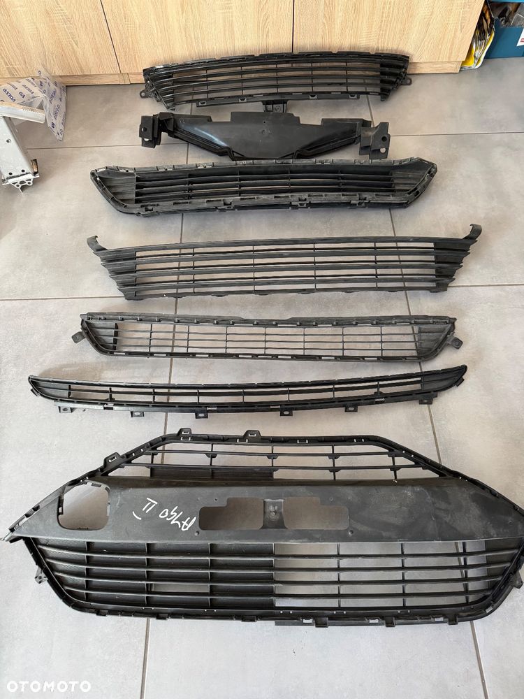 Toyota Auris Avensis Aygo kratka zderzak - 1