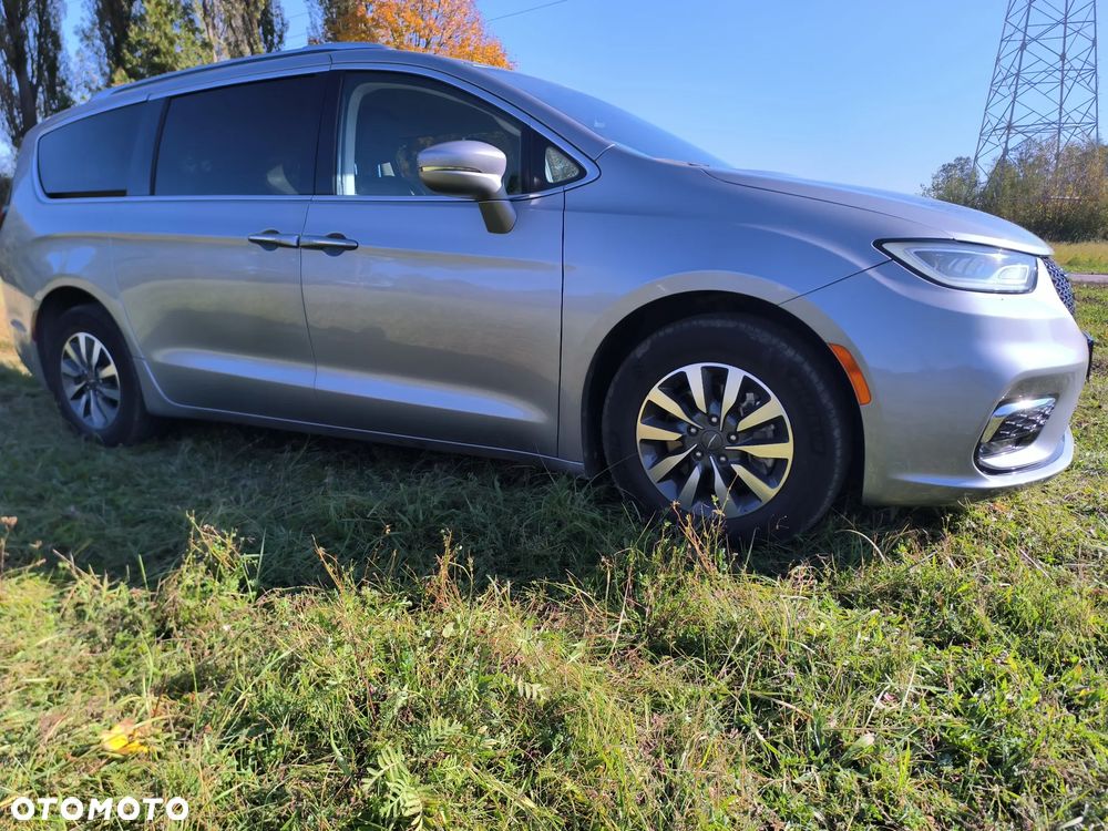 Chrysler Pacifica - 16