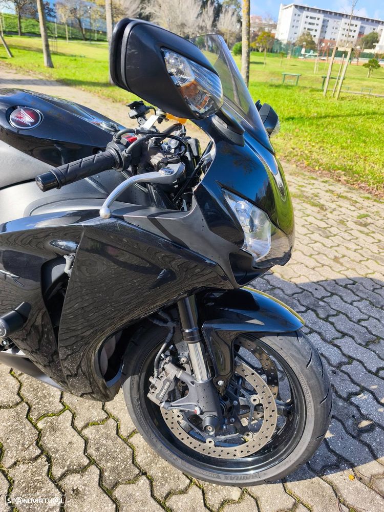 Honda CBR 1000 RR Fireblade - 11