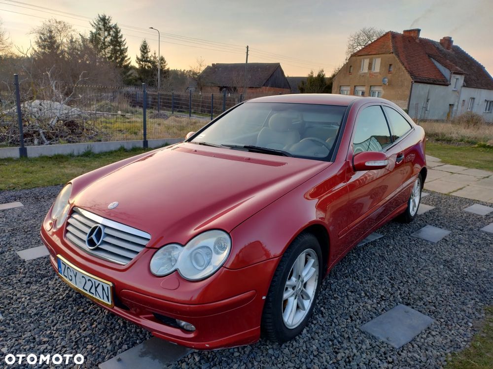 Mercedes-Benz Klasa C 180 Kompressor Sportcoupe Automatik Sport Edition - 4