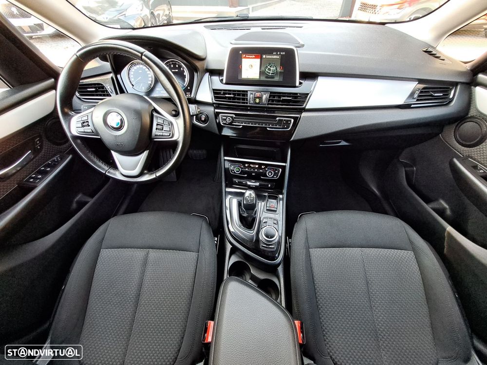 BMW 225xe Active Tourer - 11