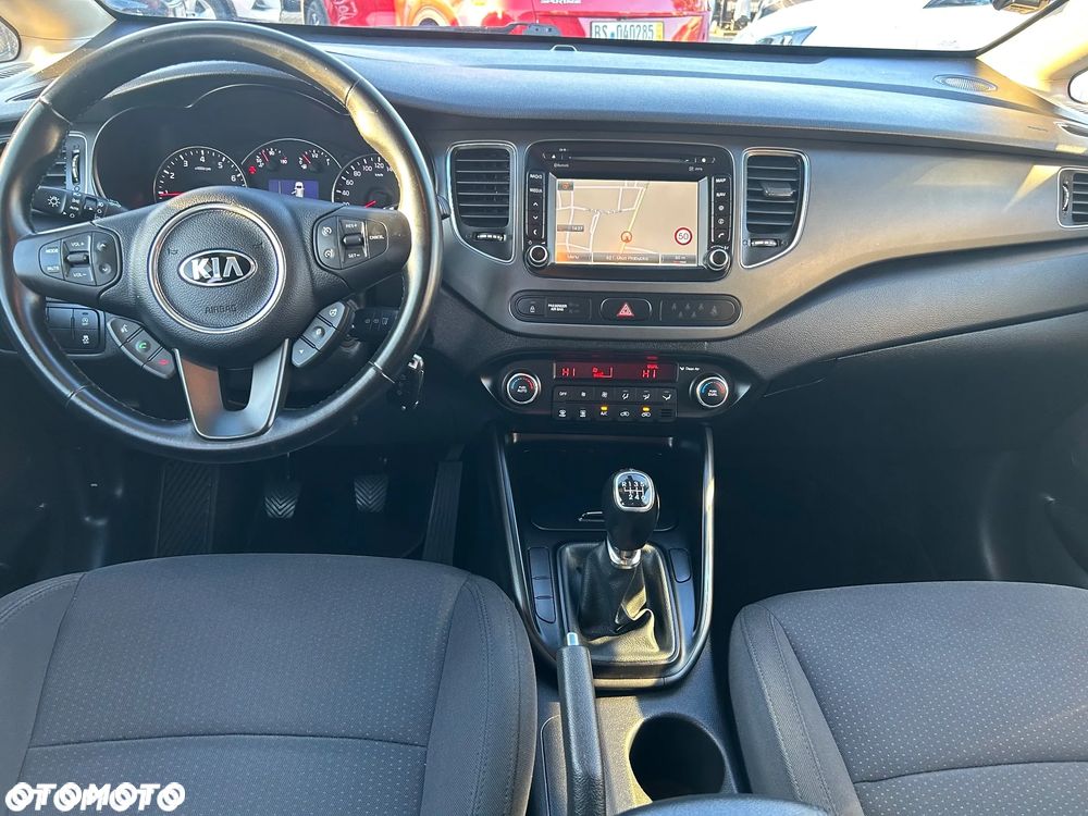 Kia Carens 1.6 GDI Attract - 14