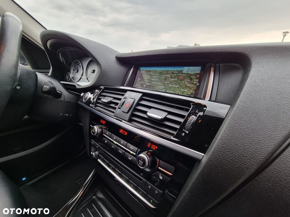 BMW X3 xDrive28i xLine - 12