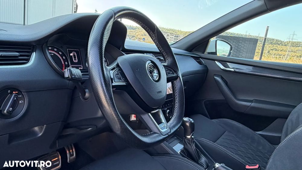 Skoda Octavia 2.0 TDI DSG 4X4 RS - 24