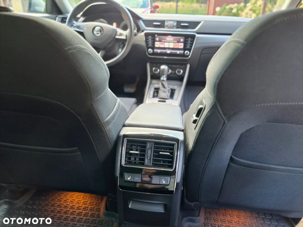 Skoda Superb 2.0 TDI SCR Style DSG - 12