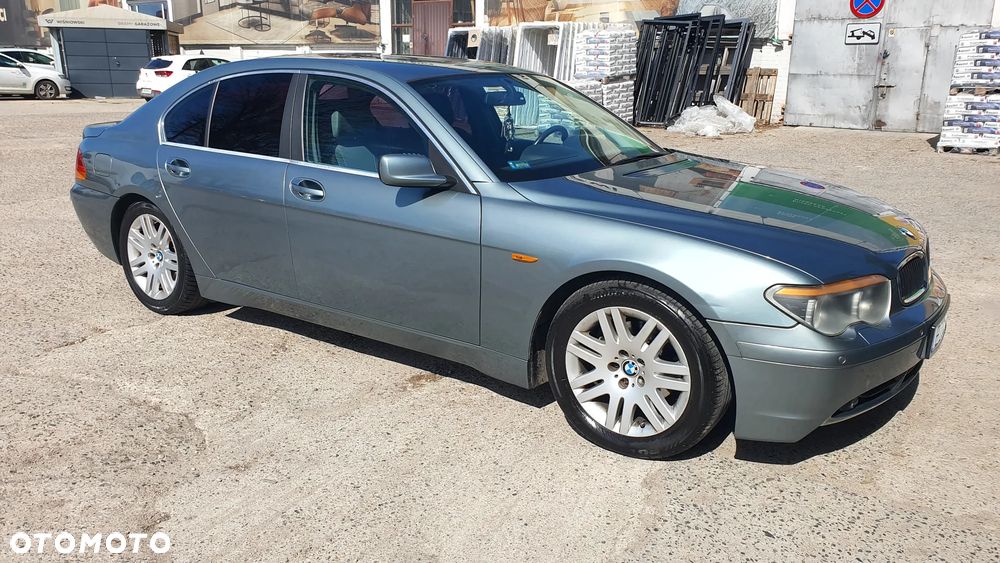 BMW Seria 7 735i - 12