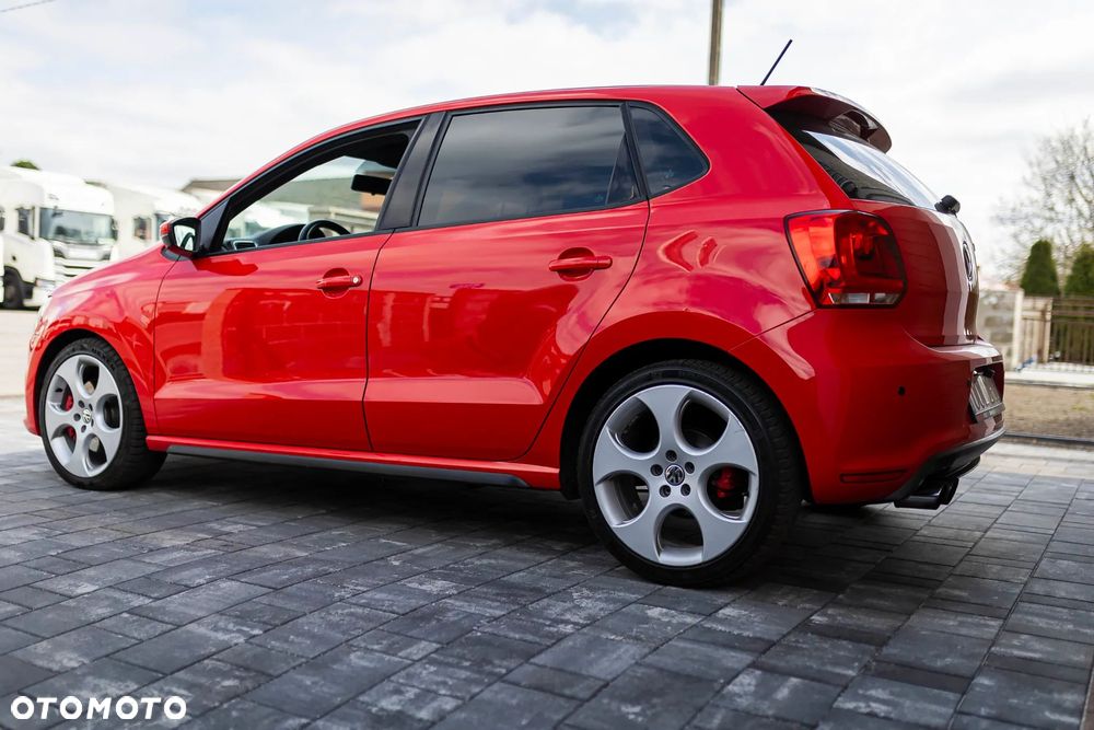 Volkswagen Polo - 8