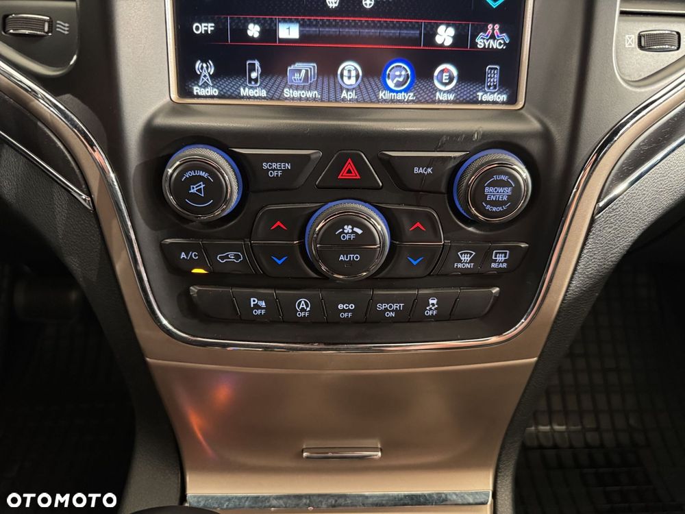 Jeep Grand Cherokee - 22