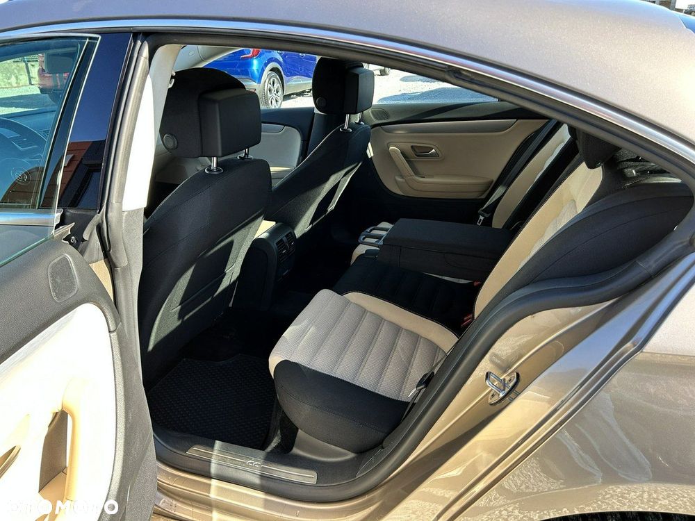 Volkswagen Passat CC - 27
