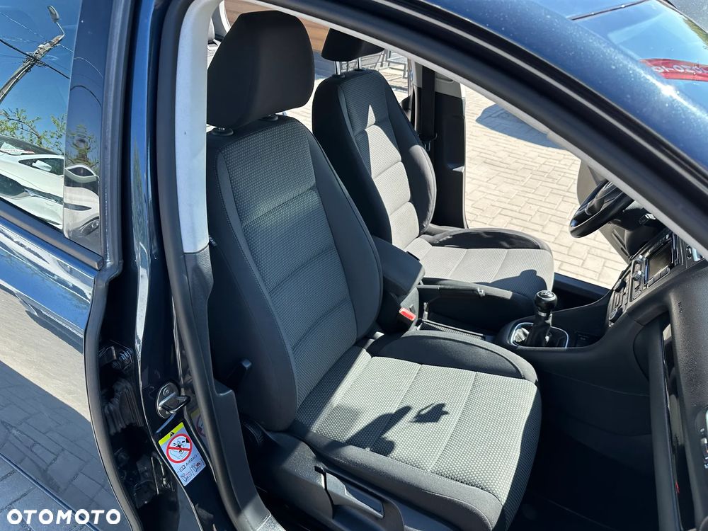 Volkswagen Golf - 21