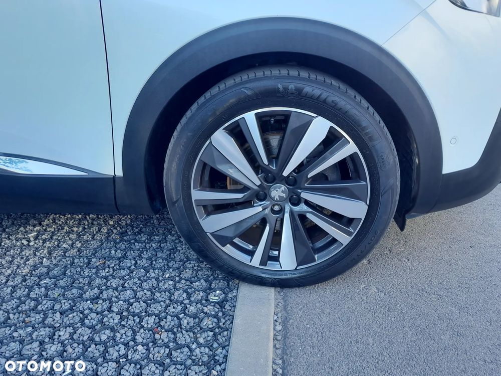 Peugeot 3008 Hybrid4 300 e-EAT8 GT - 5