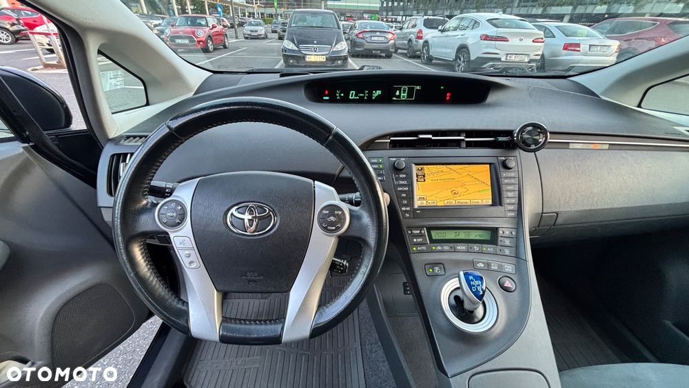Toyota Prius 1.8 HSD Premium - 22