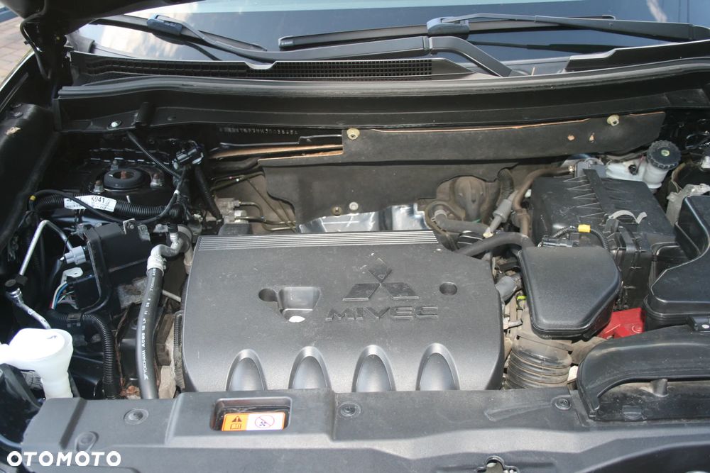 Mitsubishi Outlander 2.0 Intense + SDA 4WD CVT - 19
