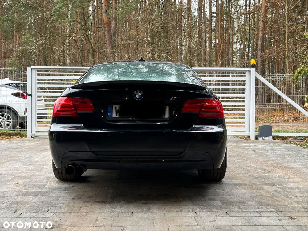 BMW Seria 3 325i - 4